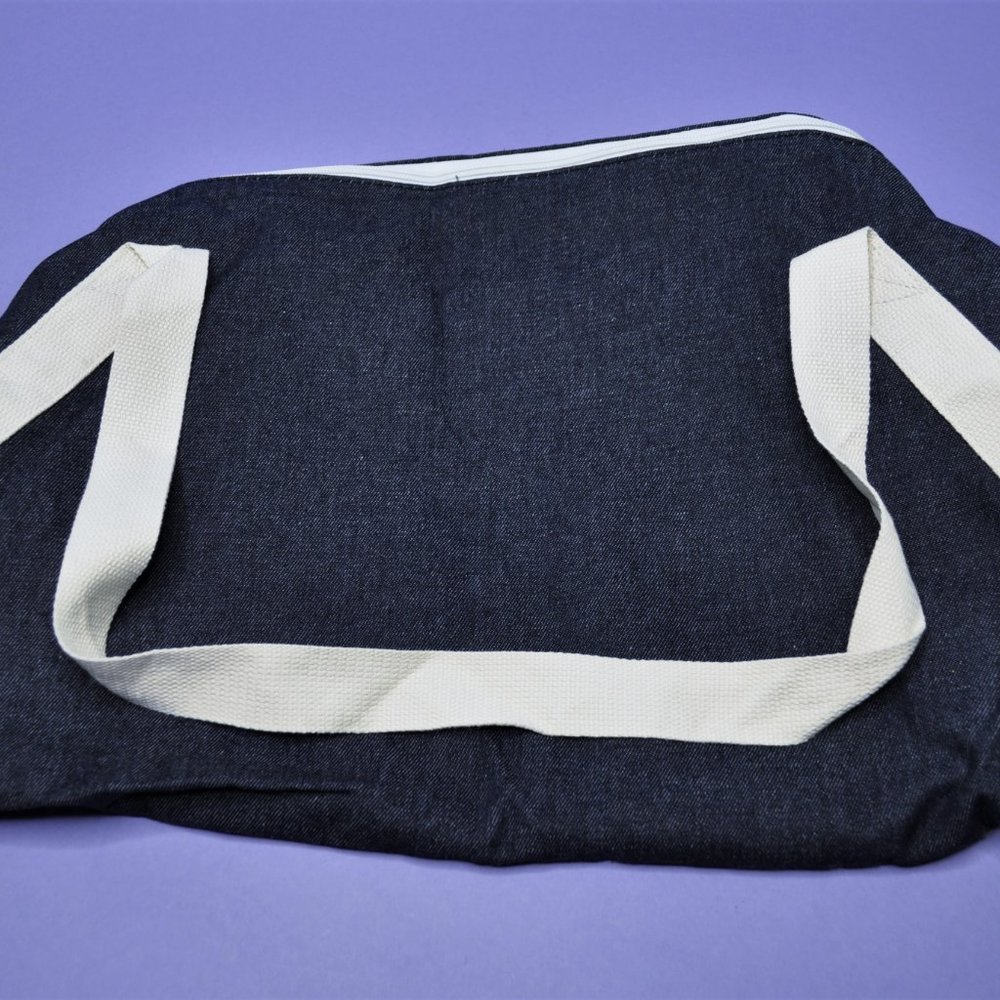 NWOT Private Party "Will Workout for Cupcakes" Denim Gym Bag - Picture 4 of 10